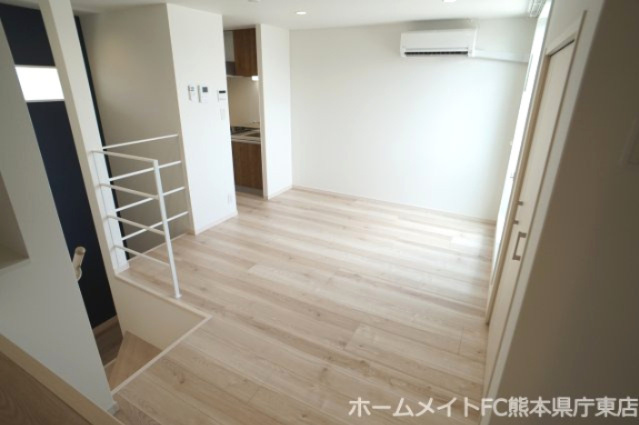 ADC黒髪の居間・リビング|写真は同施工会社の類似物件となります。