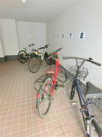 ハイタウン西蒲田のその他共用部分|屋根付駐輪場