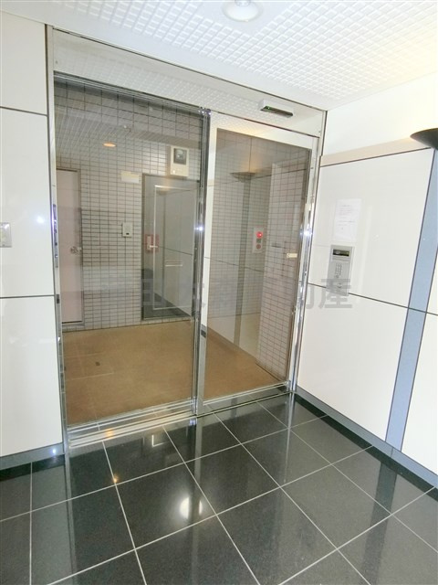 ハイタウン西蒲田のエントランス