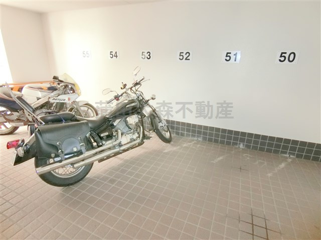 ハイタウン西蒲田のその他共用部分|敷地内バイク置き場　空き状況等詳細はお問合せ下さい。