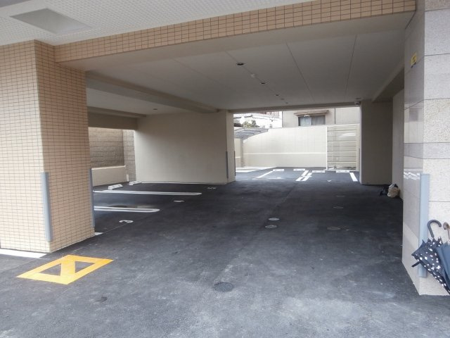 【駐車場】
