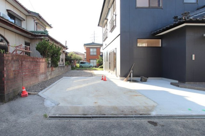 【駐車場】 | 【中古】リセットハウス御幸町４丁目 | 駐車スペース