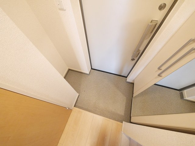 グランツ東生駒の玄関|シンプルで使いやすい玄関です