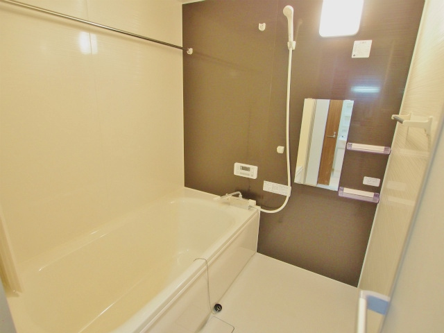 ハイツ海田稲荷町の浴室
