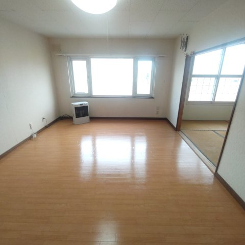 高木ハイツ（鷲別町）の居間・リビング