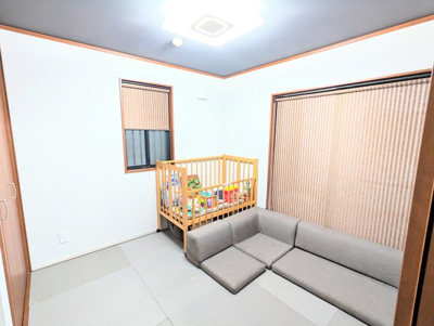 【和室】 | 墨田区東駒形４丁目鉄骨造戸建 | リビング横の和室