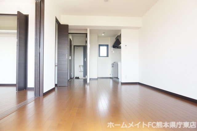 熊本市南区田迎１丁目の賃貸マンションの居間・リビング