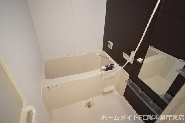 熊本市南区田迎１丁目の賃貸マンションの浴室