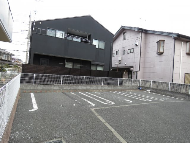 プレジールBの駐車場