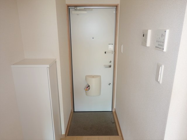 モンサージュの玄関|別部屋同タイプ
