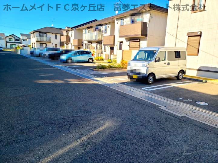ヴィラアステール B棟の駐車場