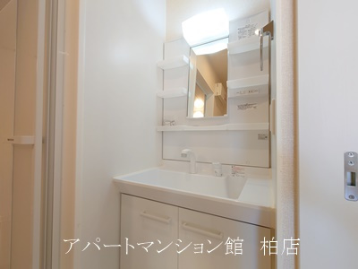 イースト・ヴィラⅡの独立洗面台