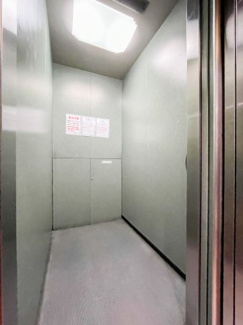 【その他共用部分】 | ソーシャルディスタンスが保てる広さのエレベーター。