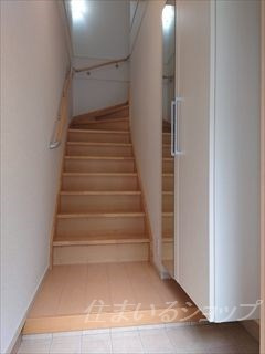 安芸高田市向原町坂のアパートの玄関