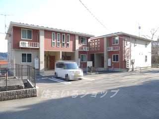 安芸高田市向原町坂のアパートの駐車場