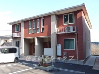 安芸高田市向原町坂のアパートの外観