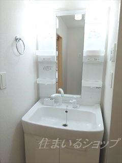 安芸高田市向原町坂のアパートの洗面所|シャンプードレッサー
