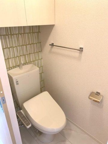 【トイレ】 | フィオーレロッソ | ※同物件別室参考写真