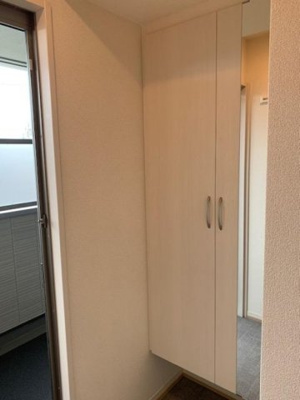 【玄関】 | フィオーレロッソ | ※同物件別室参考写真