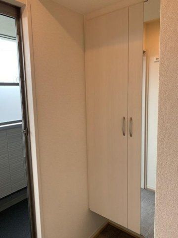 【玄関】 | フィオーレロッソ | ※同物件別室参考写真