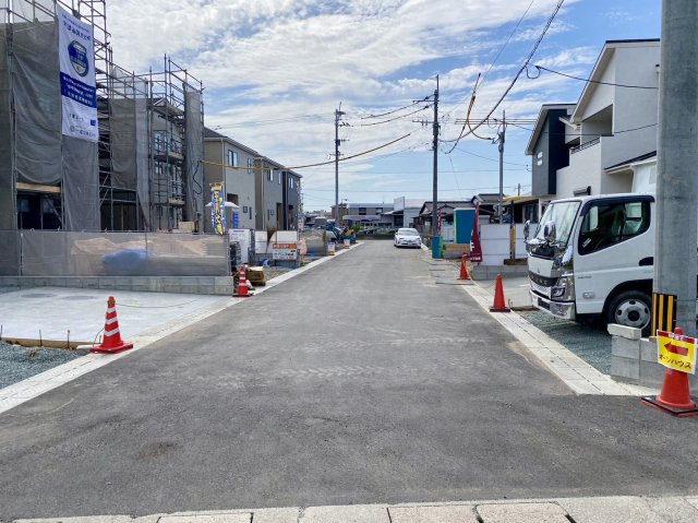 柳川市三橋町蒲船津の新築一戸建の前面道路含む現地写真