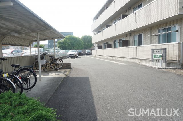 メゾン木棉葉の駐車場