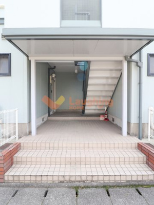 【エントランス】 | アトラスB棟 | 清潔なエントランスです