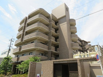 ローレルフラッツ