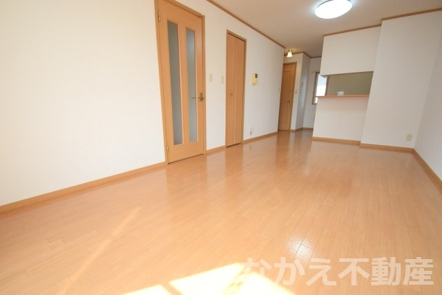 【寝室】 | 広くて明るい寝室