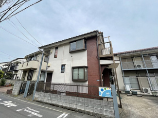 【外観】 | 小田急線「百合ヶ丘」駅まで徒歩5分！通勤・通学に便利な立地の2階建てアパートです♪周辺は閑静な住宅地で快適に過ごせます◎