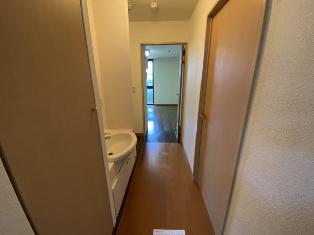 レオパレス鹿子木ＡＲＥＡⅠの玄関