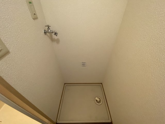 レオパレス鹿子木ＡＲＥＡⅠのその他|洗濯機置き場
