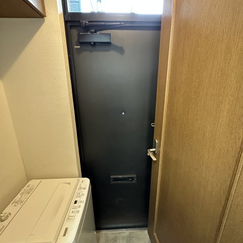 はやぶさハイツの玄関