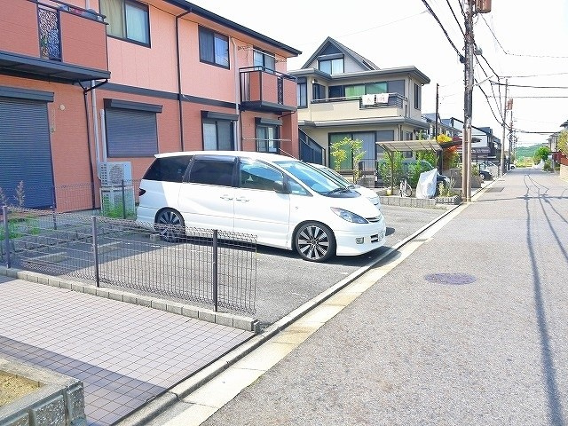 コンフォールさいじの駐車場|駐車スペースもあります