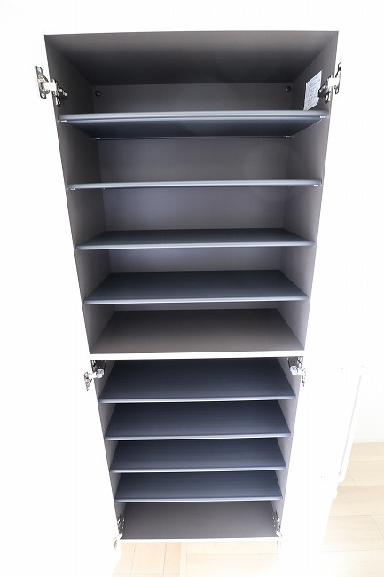 ラヴィ・コンフォールのその他