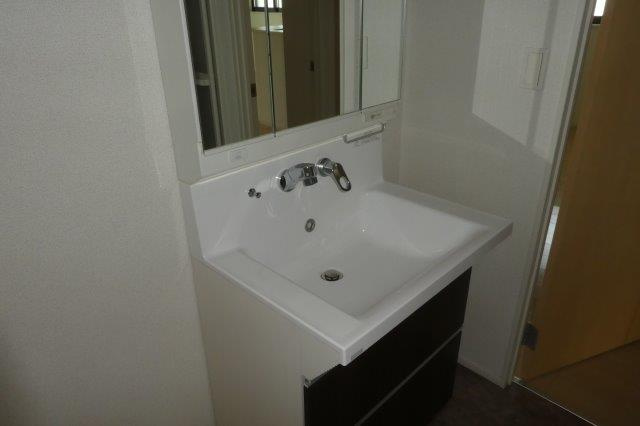 アンジュラピスの独立洗面台|シャンプードレッサー