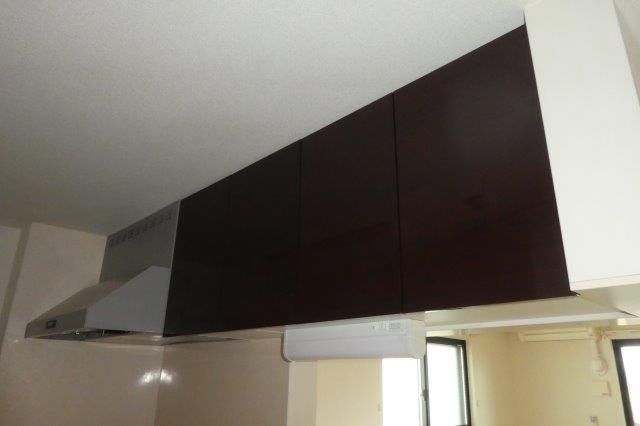 アンジュラピスのキッチン|キッチン上収納