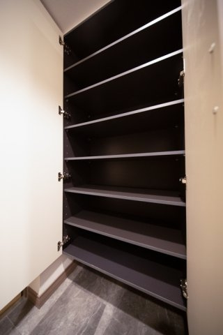 レオンコンフォート神戸駅前の収納