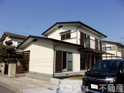 【外観】 | 市原市光風台４丁目　中古戸建 | 外観は凄くキレイに塗装してあります。
駐車場も広さ充分!!