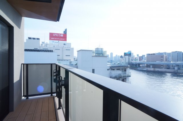 プライムメゾン森下WESTのバルコニー