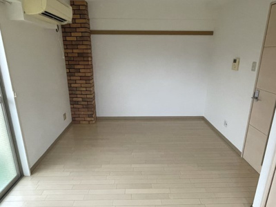 【居間・リビング】 | ステイタスカインド天下茶屋ビル