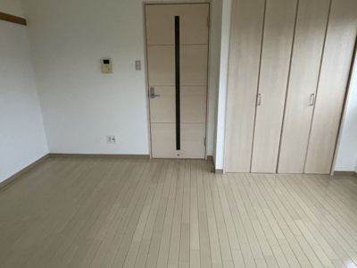 【居間・リビング】 | ステイタスカインド天下茶屋ビル