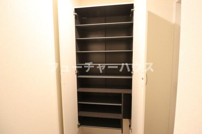 ハルメゾン三の丸の玄関