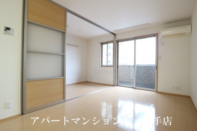 クレールⅣの居間・リビング