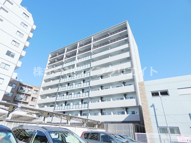 YamazakiSekiyuBLDの外観