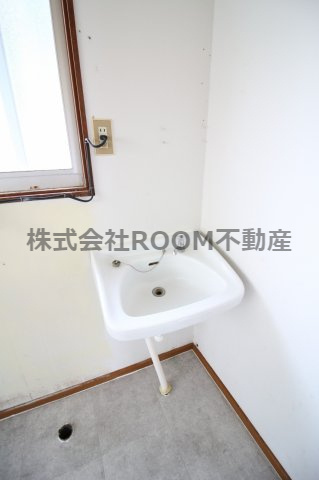 曽於市財部町南俣の一戸建ての洗面所|コンパクトで使いやすい洗面所