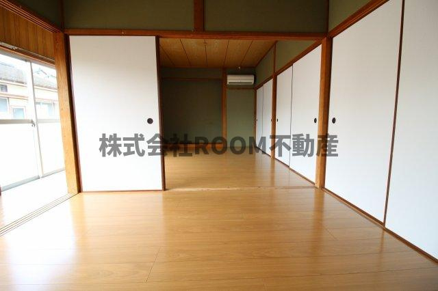 曽於市財部町南俣の一戸建ての洋室|落ち着いた色調の洋室です