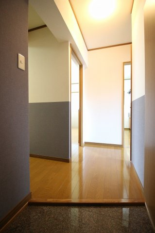 F-タウニィの玄関