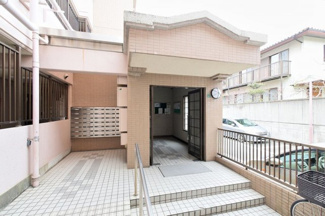 【エントランス】 | 安全に配慮されたオートロックマンションです♪室内ＴＶモニタ付インターホンで来訪者を確認できます