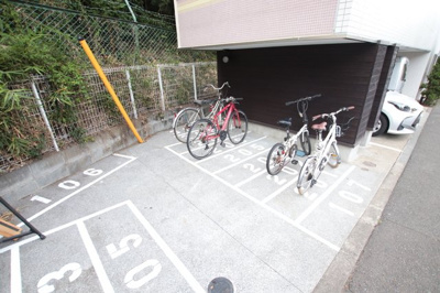 駐輪場（各世帯1台）